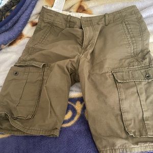 Levi’s Cargo Shorts OLIVE GREEN Waist 31